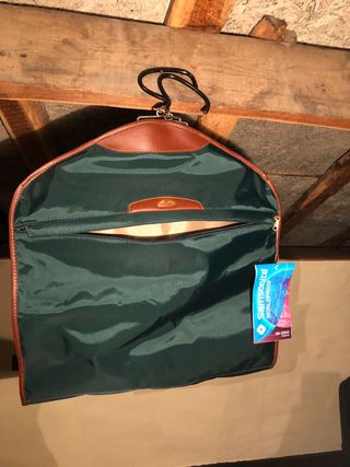 Funda de viaje para trajes de segunda mano por 40 EUR en Oviedo en WALLAPOP
