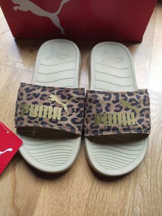 Chanclas Puma de leopardo de segunda mano por 22 EUR en León en WALLAPOP
