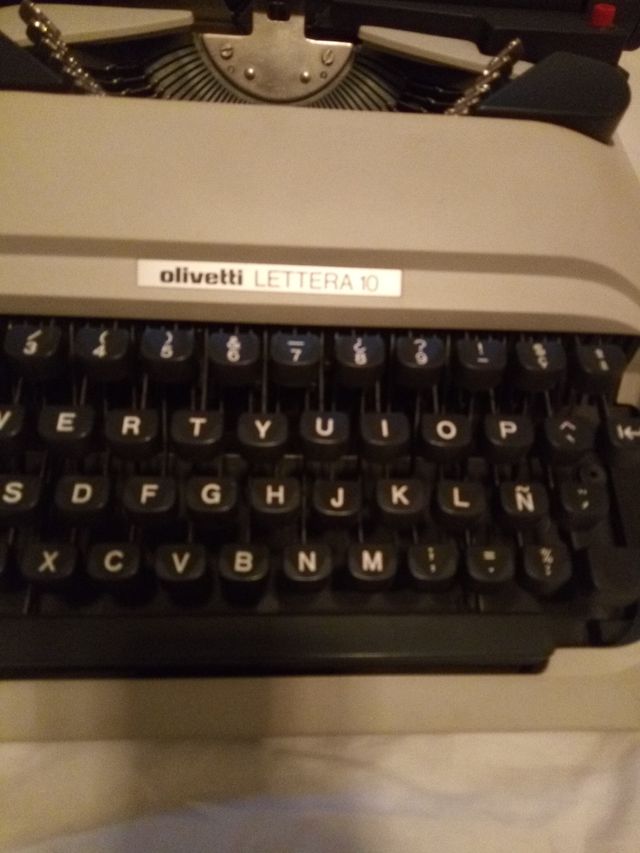 Maquina escribir Olivetti Lettera 10