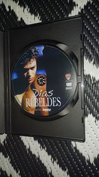 DÍAS  REBELDES  DESCATALOGADA DVD