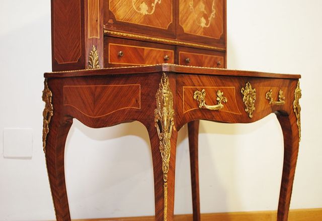 Antiguo escritorio gabinete con marquetería de segunda mano por 745
