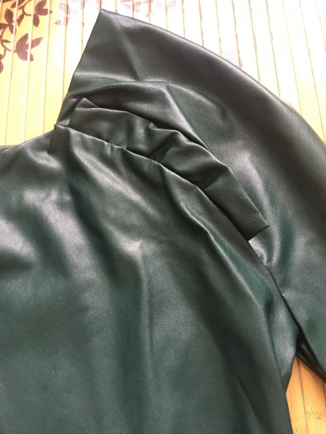 Vestido cuero verde primark