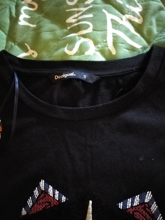camiseta de desigual
