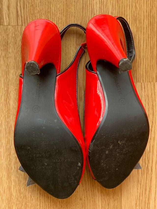 Zapatos rojos tacón