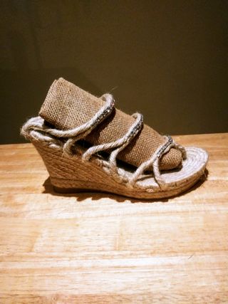 Sandalias de Cos yute N.36-39-41 de segunda mano por 79 EUR en Sitges en  WALLAPOP