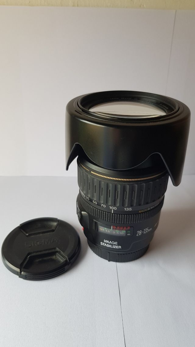 Lente Canon EF 28-135mm f/3.5-5.6 IS USM