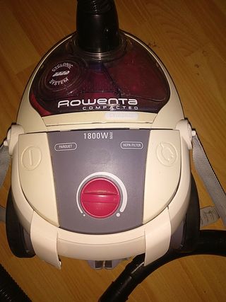 Aspiradora Rowenta 1800W de segunda mano por 35 EUR en El Prat de Llobregat  en WALLAPOP