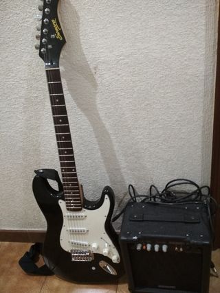 GUITARRA ELECTRICA CON AMPLIFICADOR FENDER SQUIER STRAT 145,00 € Segunda  Mano Gijón E48887-0