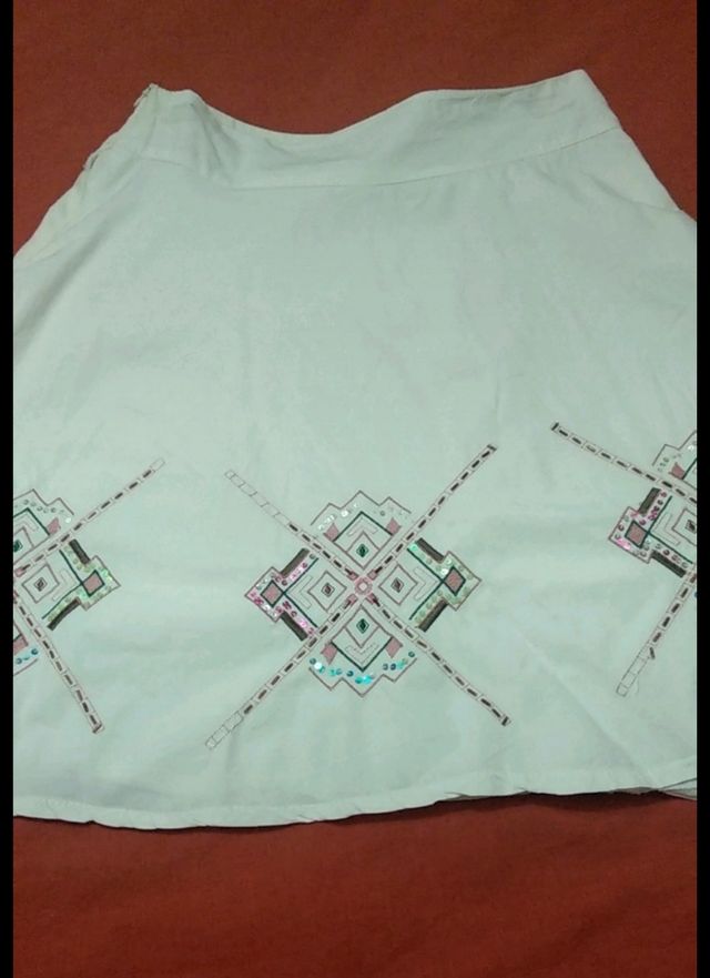 falda detalles azteca