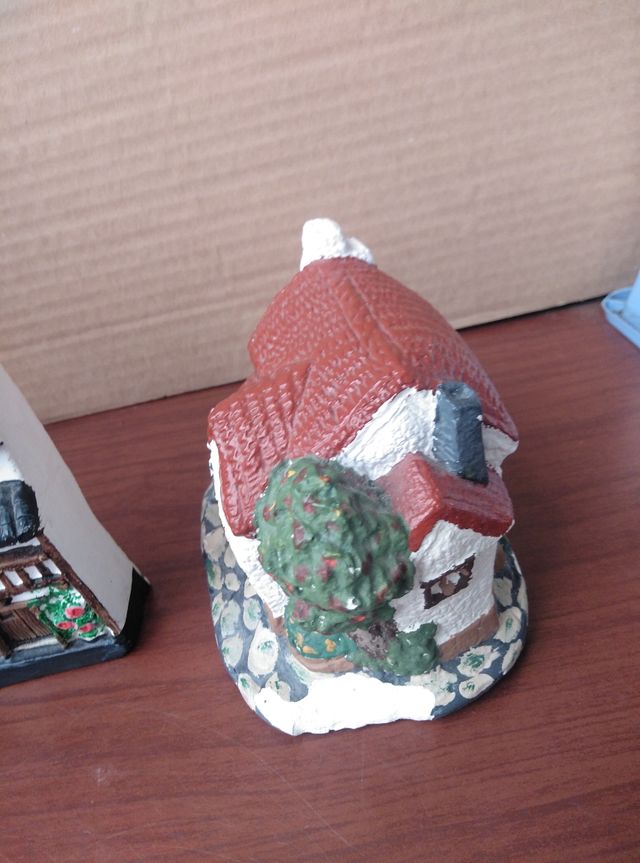 casitas de decoración con relieve