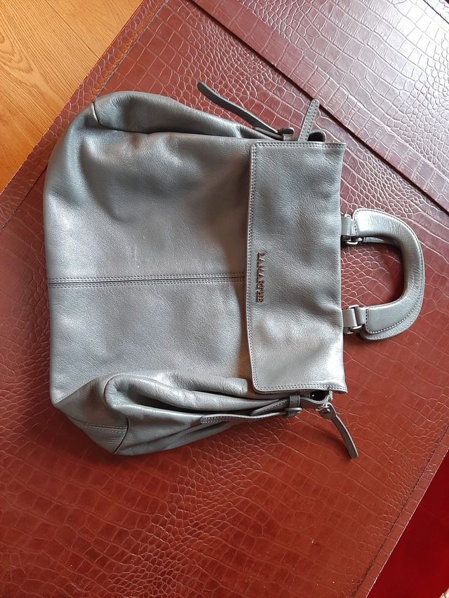 Bolso gris de piel