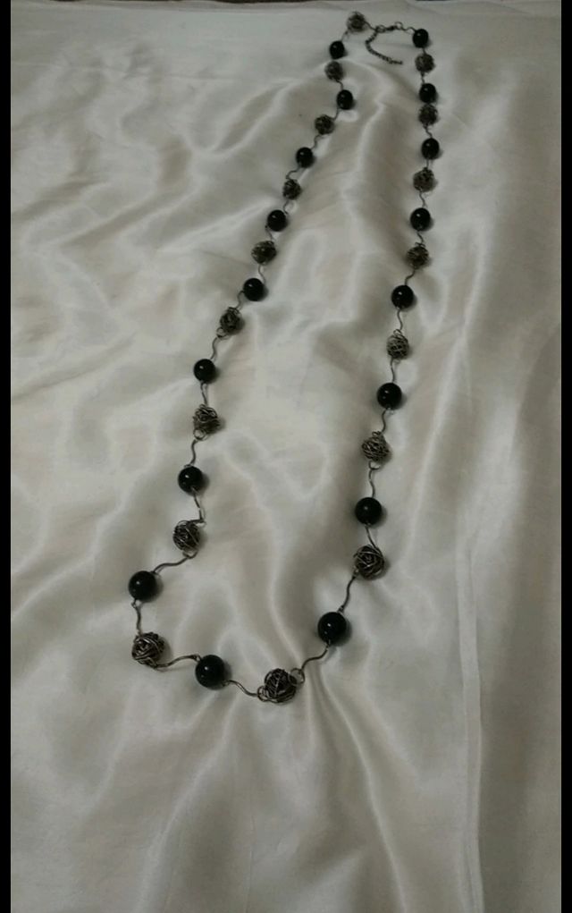 Collar largo metal envejecido con esferas negras