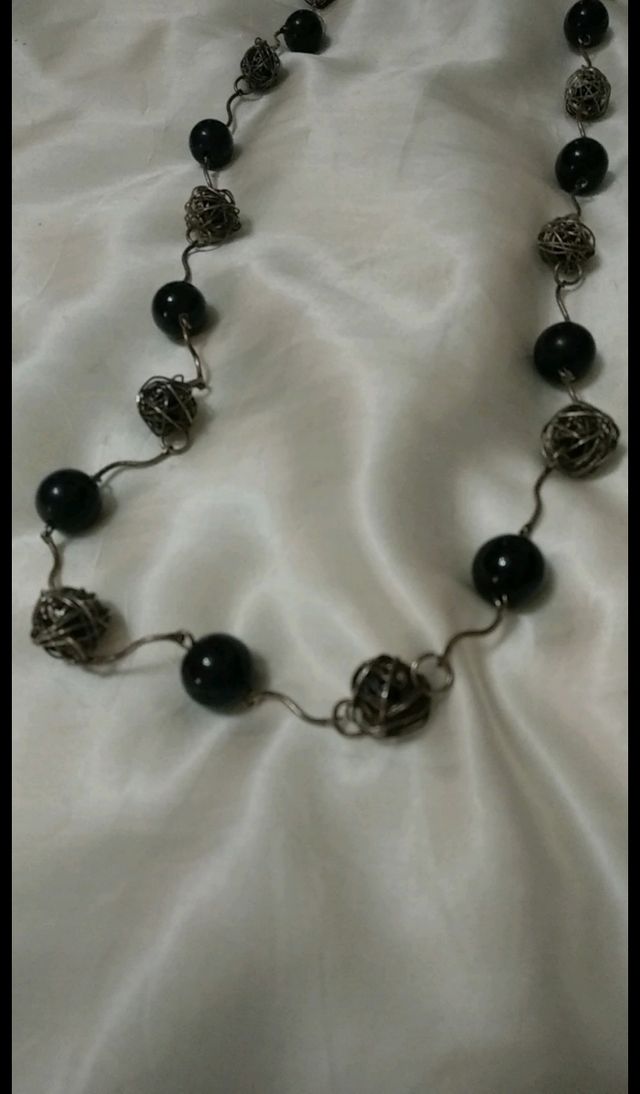Collar largo metal envejecido con esferas negras