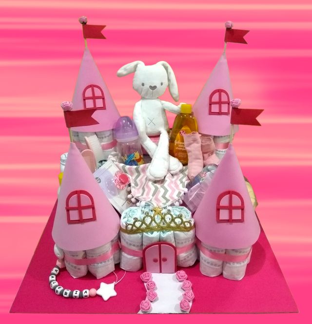 Castillo de pañales cuadrado 100€