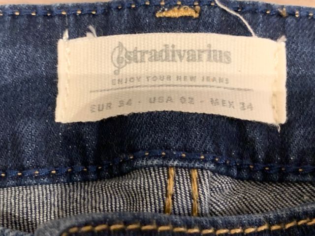 PANTALÓN VAQUERO MUNER STRADIVARIUS