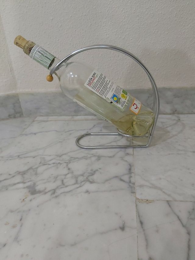 Servidor botella vino