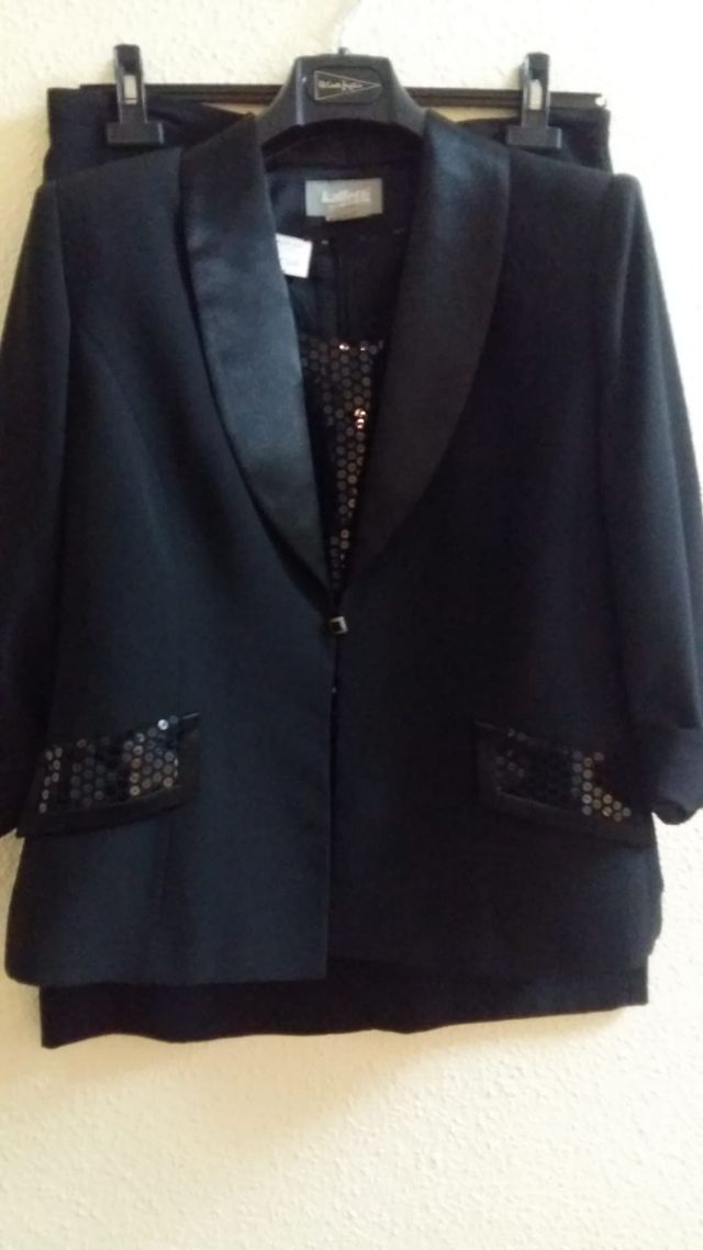 Traje señora negro. Ideal eventos.