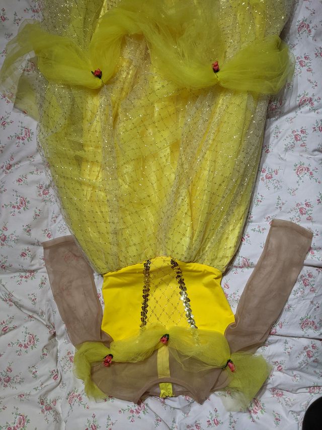 Disfraz de la bella original. Talla 8. Nuevo