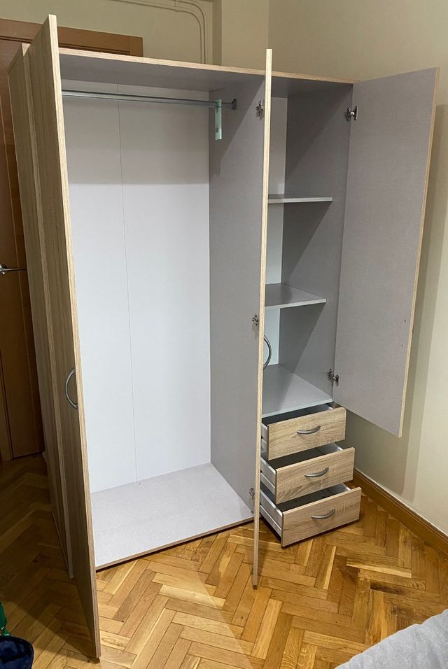 ARMARIO MADERA EN PERFECTO ESTADO