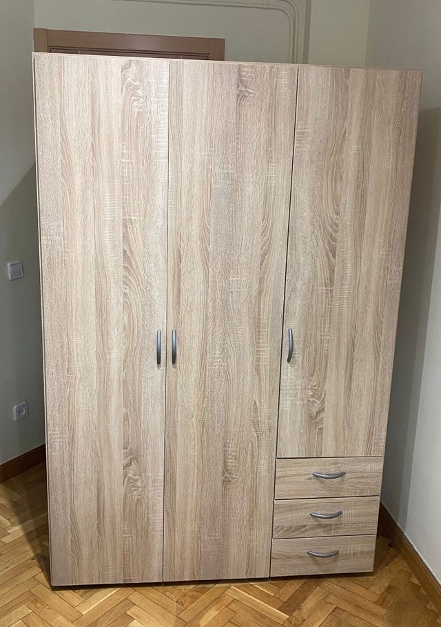 ARMARIO MADERA EN PERFECTO ESTADO