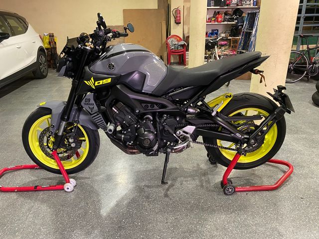 YAMAHA MT09
