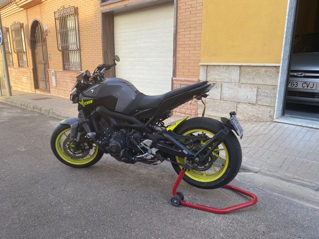 YAMAHA MT09