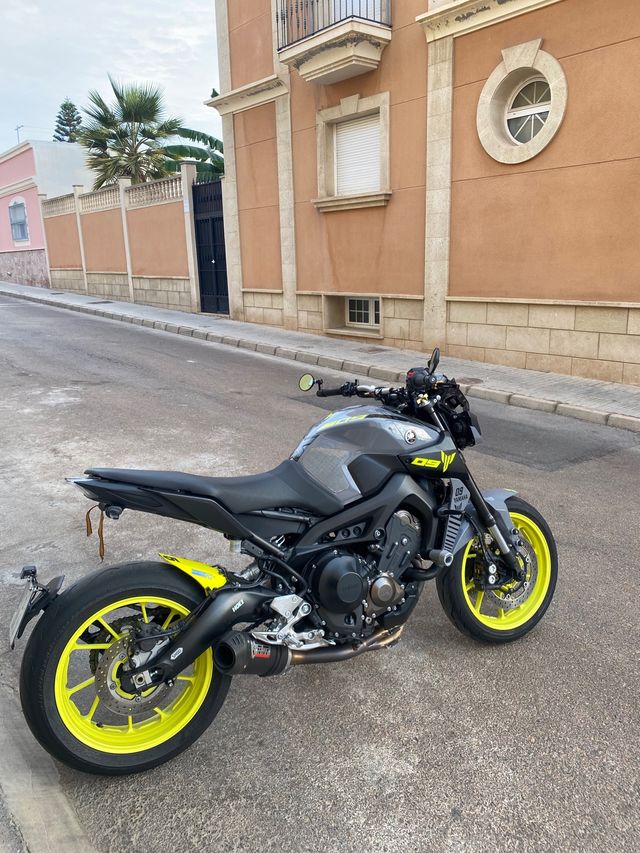 YAMAHA MT09