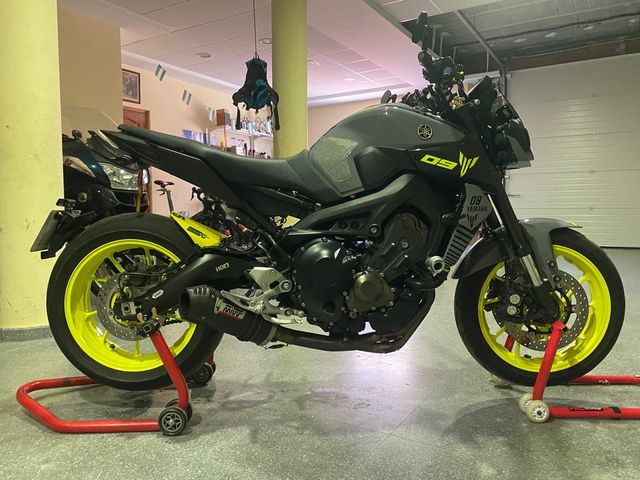 YAMAHA MT09
