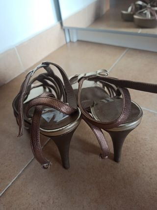 Sandalias de fiesta Pedro Miralles de segunda mano por 30 EUR en Los  Dolores en WALLAPOP