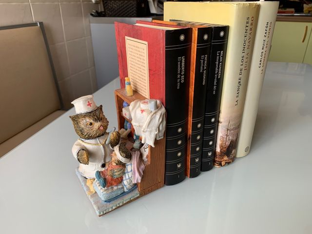Sujetalibros Búho Enfermero