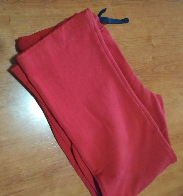 pantalón chándal.