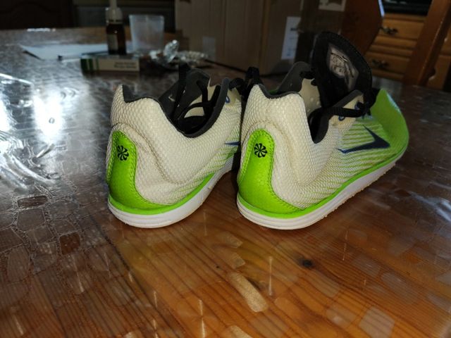 ZAPATILLAS DE CLAVOS NIKE