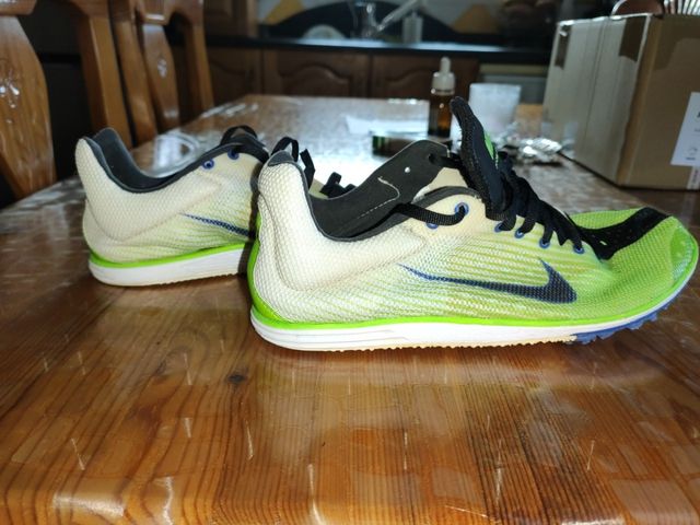 ZAPATILLAS DE CLAVOS NIKE