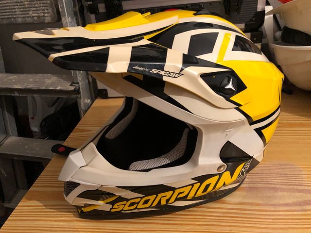 Casco enduro Scorpion edición Spigaw