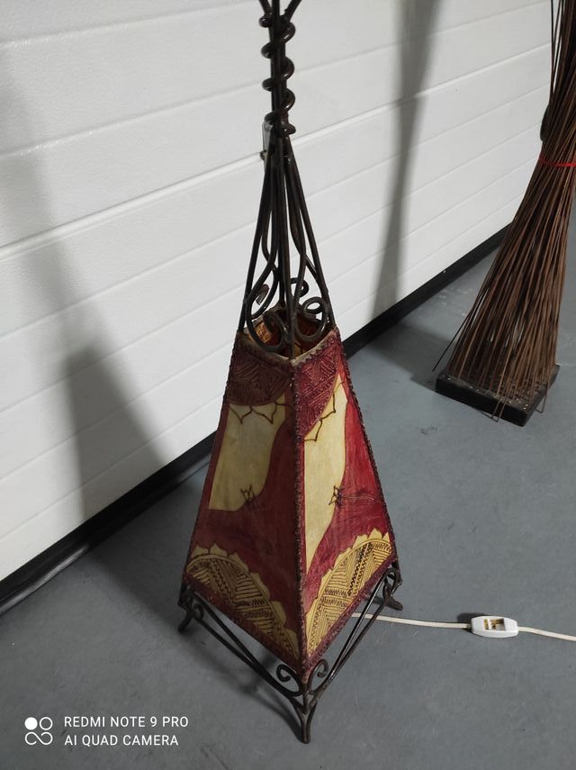 Lampara piel marroquí suelo