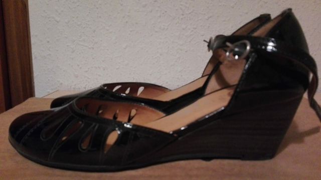 Zapatos Hispanitas negros talla 39 a estrenar.