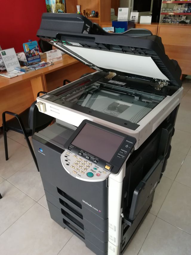 FOTOCOPIADORA konica minolta bizhub c203 color