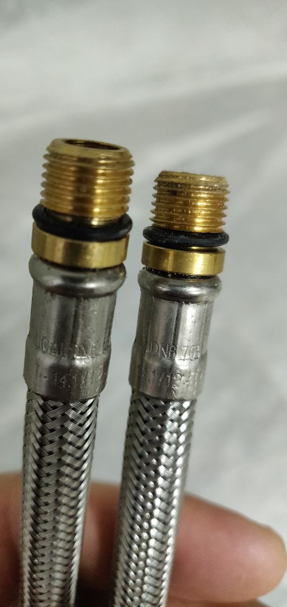 latiguillos metálicos