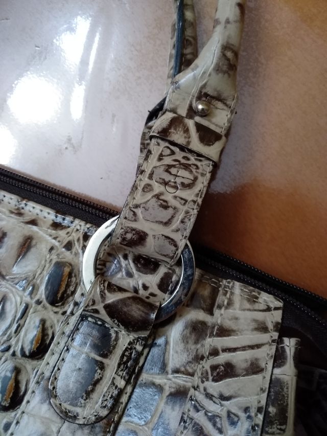 BOLSO GRABADO.