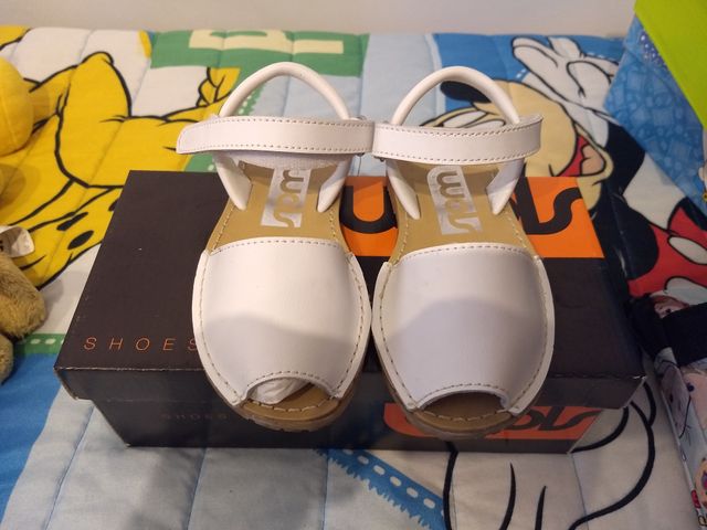 Menorquinas con velcro, precio par.