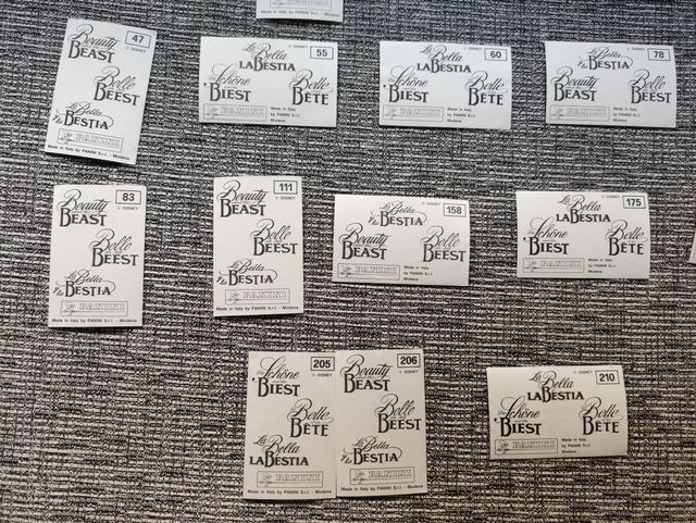 Cromos de Panini de la Bella y la bestia.