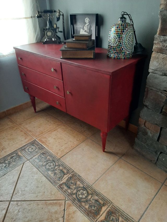 Mueble restaurado rojo de segunda mano por 60 € en Griñón en WALLAPOP
