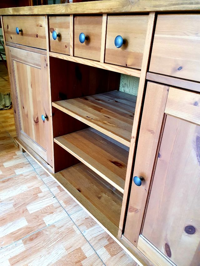 Aparador de madera maciza de segunda mano por 190 € en Madrid en WALLAPOP