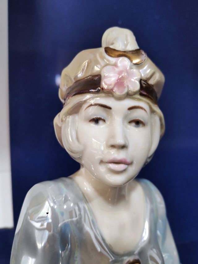 Figura de porcelana.