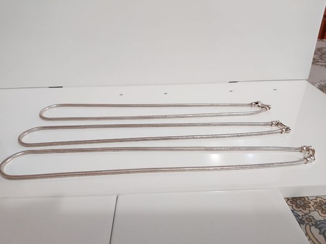 Cadenas de Plata maziza.