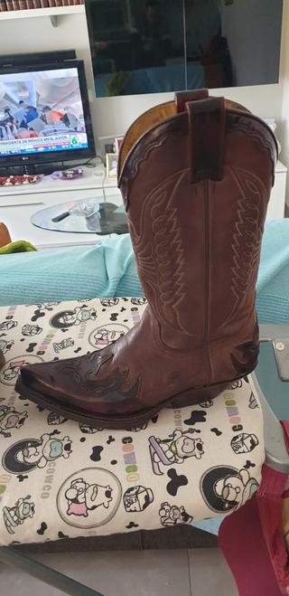 Botas camperas autenticas hechas a mano de segunda mano por 100 EUR en  Castelldefels en WALLAPOP