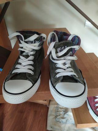 Zapatillas Mustang Rojas y verdes de segunda mano por 10 EUR en Aranjuez en  WALLAPOP