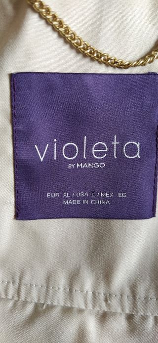 Gabardina Violeta by Mango de segunda mano por 15 EUR en Alcalá de Henares  en WALLAPOP