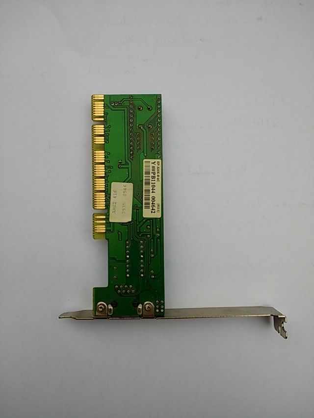 tarjeta de red 10/100Mbps.