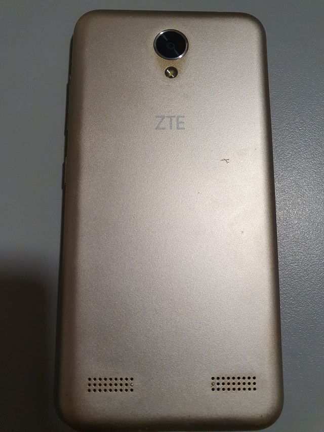 ZTE blade A520